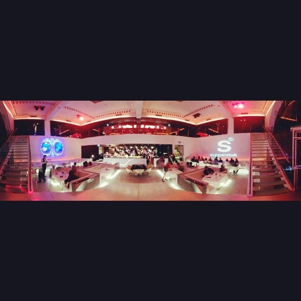 รูปภาพถ่ายที่ supperclub Dubai โดย Saif R. เมื่อ 5/16/2014