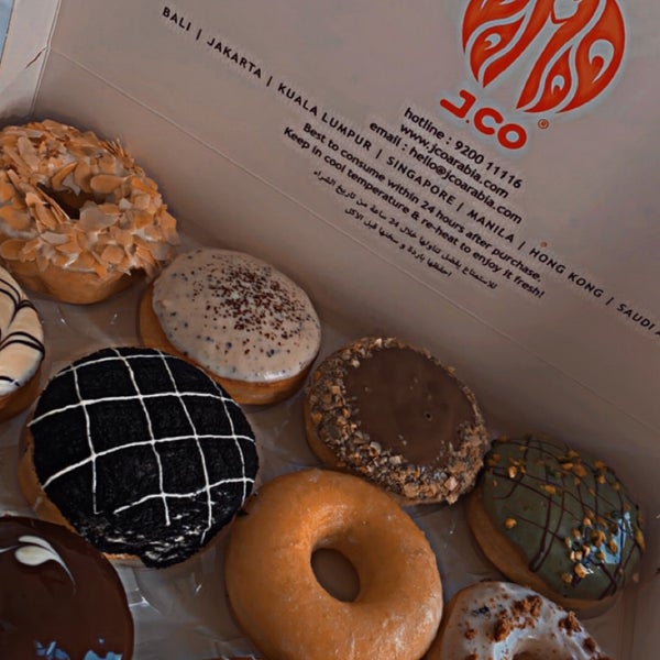 Das Foto wurde bei J.CO Donuts &amp; Coffee von محــمد am 10/1/2022 aufgenommen
