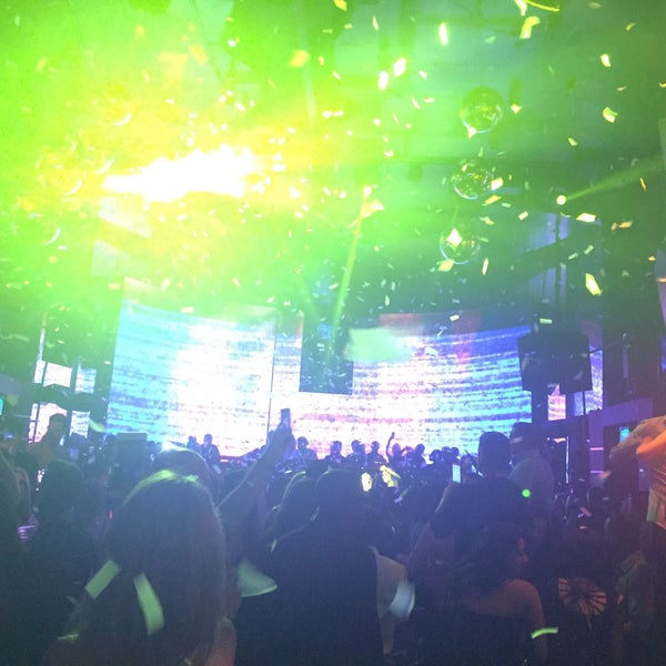Foto scattata a SET Nightclub da Monica D. il 11/8/2015