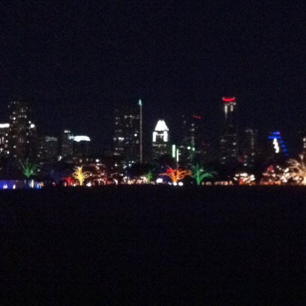 Foto scattata a Austin Trail of Lights da Brian A. il 12/24/2012