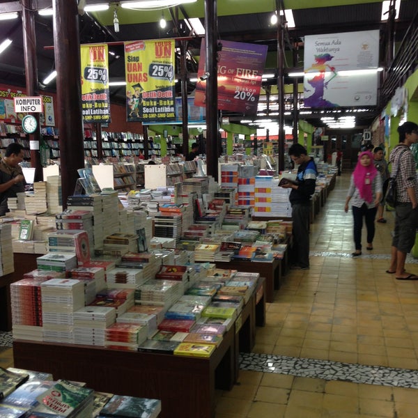  Toko Buku Togamas  Yogyakarta Sekolah Siswa