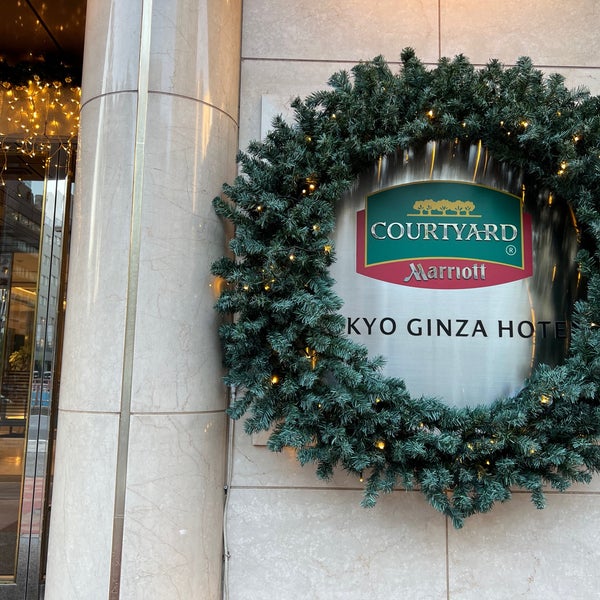 Photo taken at Courtyard by Marriott Tokyo Ginza Hotel by Joon K. on 11/25/2022
