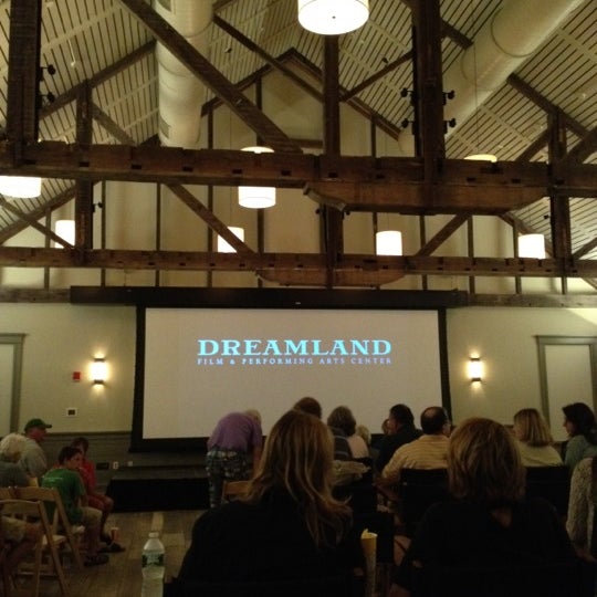 Foto tirada no(a) Nantucket Dreamland Theater por Drew em 6/30/2012