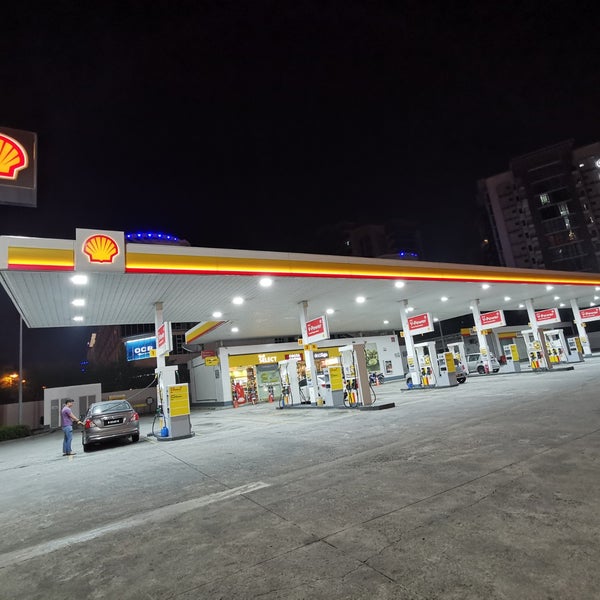 Photo prise au Shell Station par Yeh 😍⚽🏀🍻🍔🍱🍣😍 le9/24/2019