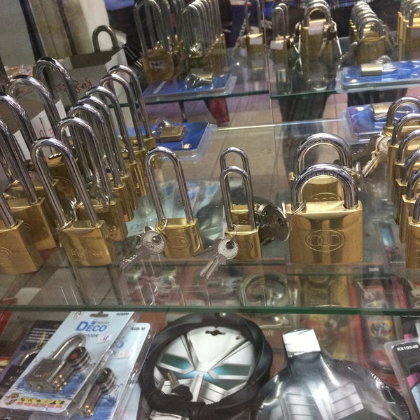 Ооо трейд. Трейд лок сотрудники. Трейд лок логотип. Трейд лок сотрудники. Lock trading.