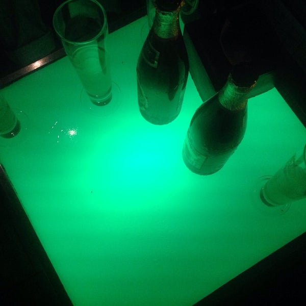 11/4/2014 tarihinde Yeh 😍⚽🏀🍻🍔🍱🍣😍ziyaretçi tarafından Le Moon Rooftop Lounge'de çekilen fotoğraf