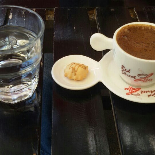Foto scattata a Red Street Coffee da Ayşegül K. il 4/2/2016