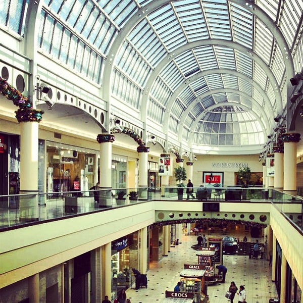 american roosevelt field mall restaurants