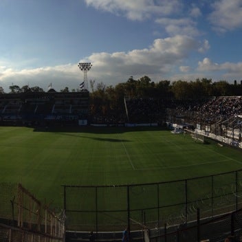 5/4/2014 tarihinde El gran Ciroziyaretçi tarafından Estadio Juan Carmelo Zerillo (Club de Gimnasia y Esgrima de La Plata)'de çekilen fotoğraf