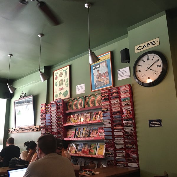 Photo taken at NewsBar Café by Stephanie on 6/11/2017