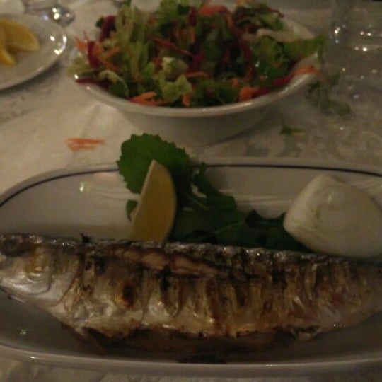 Das Foto wurde bei Koç Restaurant von Erkan K. am 12/15/2015 aufgenommen