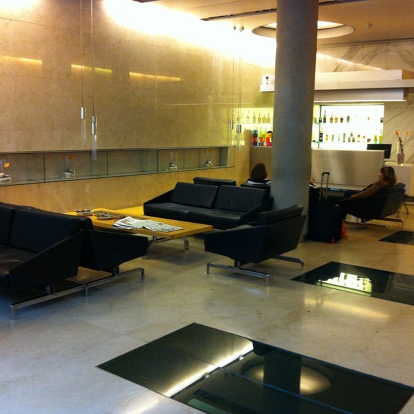 รูปภาพถ่ายที่ Vista Sol Buenos Aires Design Hotel โดย Caio G. เมื่อ 9/1/2013