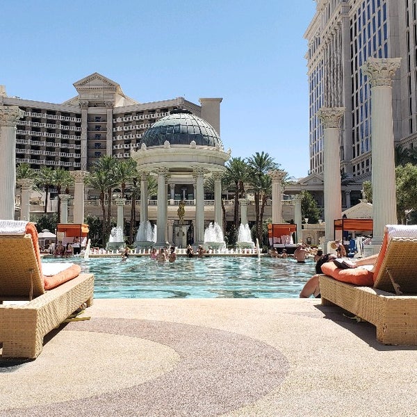 caesars palace pool