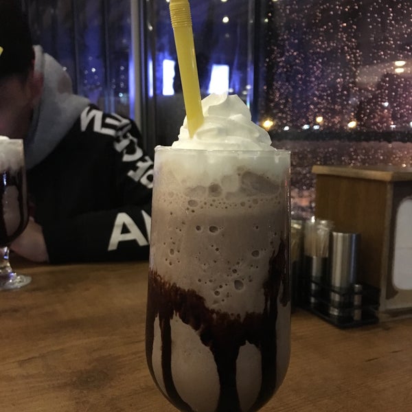 Foto diambil di Costa Cafe &amp; Restaurant oleh Tugay 1. pada 4/13/2019