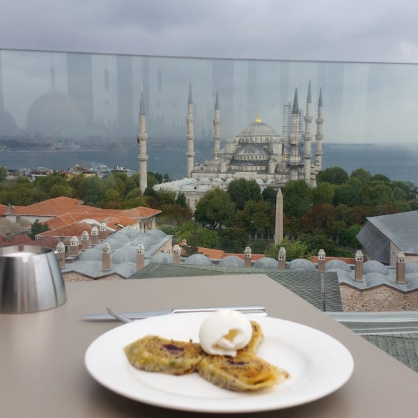 Das Foto wurde bei Hotel Arcadia Blue Istanbul von Nur A. am 8/12/2016 aufgenommen