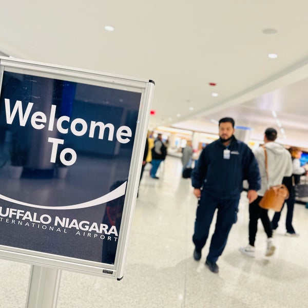 รูปภาพถ่ายที่ Buffalo Niagara International Airport (BUF) โดย Desiree W. เมื่อ 1/21/2023