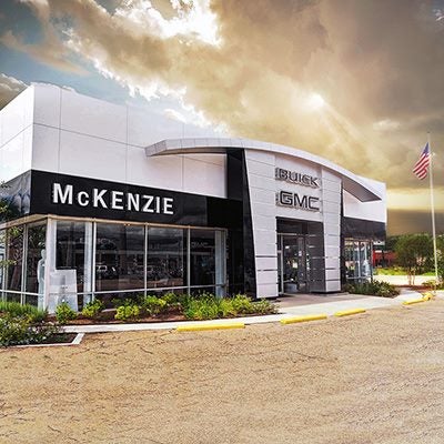 2/16/2015 tarihinde Mckenzie Motors Buick GMCziyaretçi tarafından Mckenzie Motors Buick GMC'de çekilen fotoğraf