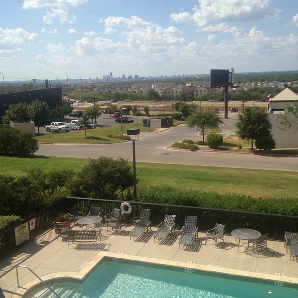 Photo taken at Hampton Inn &amp; Suites by Andrew S. on 8/11/2013