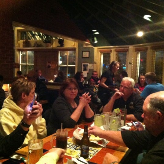 Photo taken at Chili&#39;s Grill &amp; Bar by Robin M. on 12/16/2012