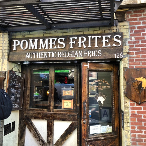Photo taken at Pommes Frites by Paty M. on 2/17/2020