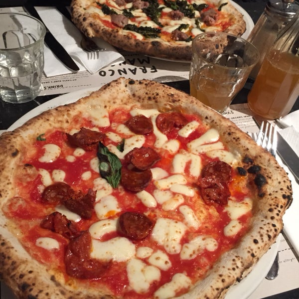 Considered as one of the best places to eat pizza in London. Located in a vibrant and exciting suburb of London this restaurant serves real authentic and delicious pizzas.