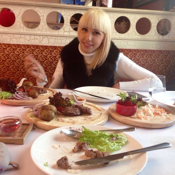 Das Foto wurde bei Red Square Russian Restaurant von Natasha N. am 3/22/2015 aufgenommen