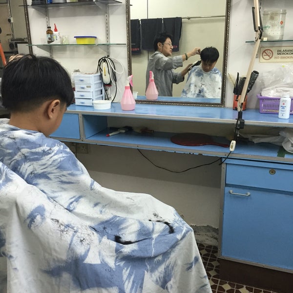 Aurora Barber Parlour Hair Salon in Kuching