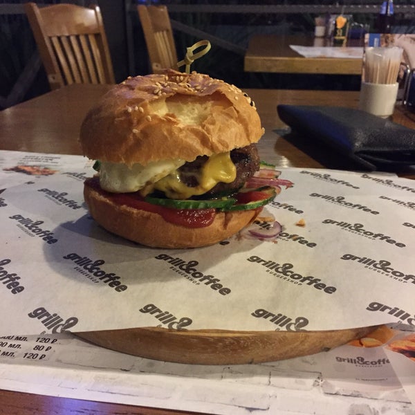 Foto scattata a Grill&amp;Сoffee Burgershop da Andrey Z. il 3/14/2017
