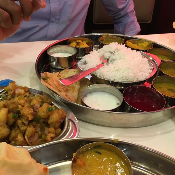 Did blunder again,had meals thali here again its nit tht much good, may b this place is only good fr dosas.Thy didnt hd any vegetable dish in this thali pack.disapointd nevr takin lunch or dinner here