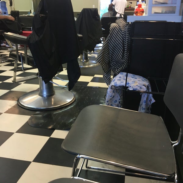 Decatur's Family Barber Shop 2575 Snapfinger Rd