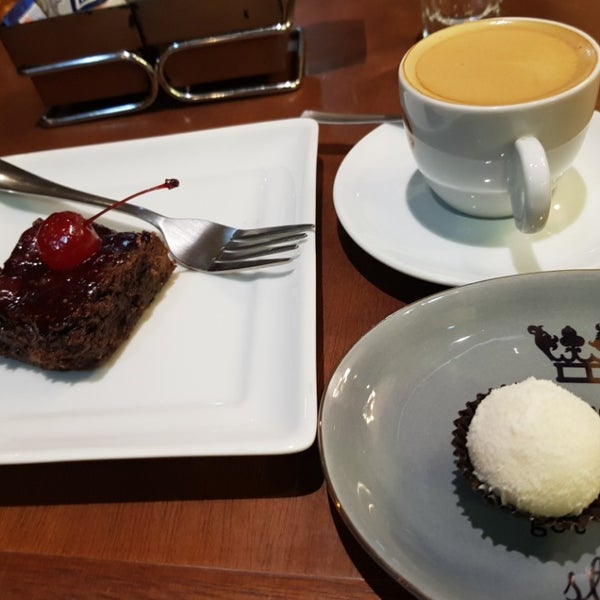 Photo taken at Pastry by Kátia O. on 9/16/2018