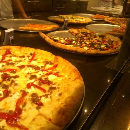 Photo taken at Pop Up Pizza by David A. on 9/15/2012