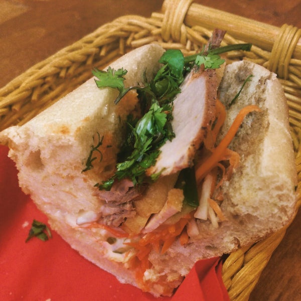 One of the best choices for a healthy(-ish) quick bite in the centre. Don't waste time with anything else and go straight for Mr. Bánh Mì Special!