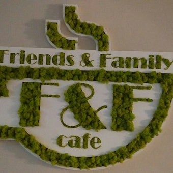 Foto tomada en Art Cafe Friends &amp; Family  por Art Cafe Friends &amp; Family el 2/18/2015