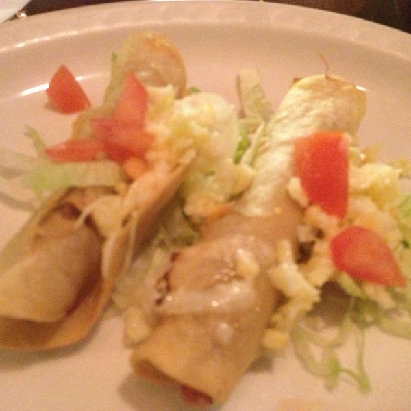 Das Foto wurde bei Luchita&#39;s Mexican Restaurant von Renee B. am 2/20/2013 aufgenommen