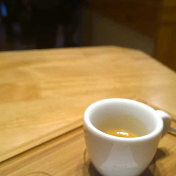 Снимок сделан в Madal Cafe - Espresso &amp; Brew Bar пользователем Akamata84 3/16/2016