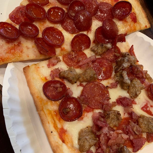 Foto diambil di Champion Pizza oleh Douglass R. pada 12/24/2018