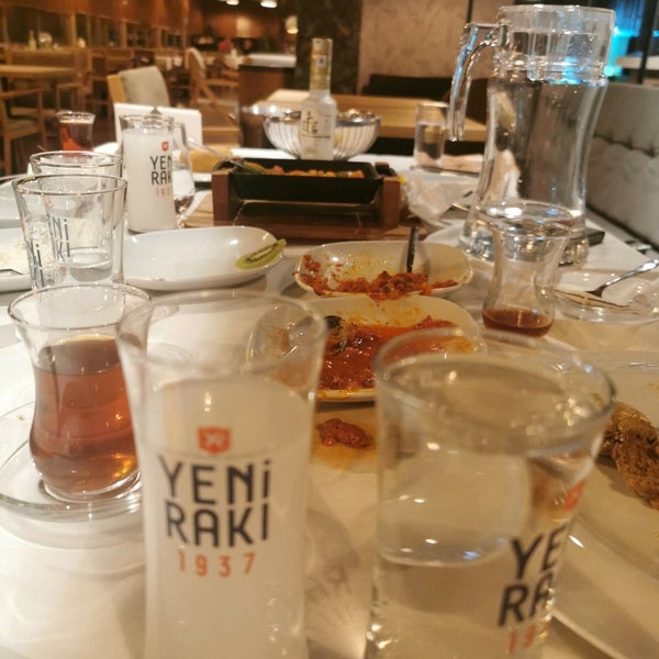 Das Foto wurde bei Sardina Balık Restaurant von Memduh T. am 3/28/2021 aufgenommen