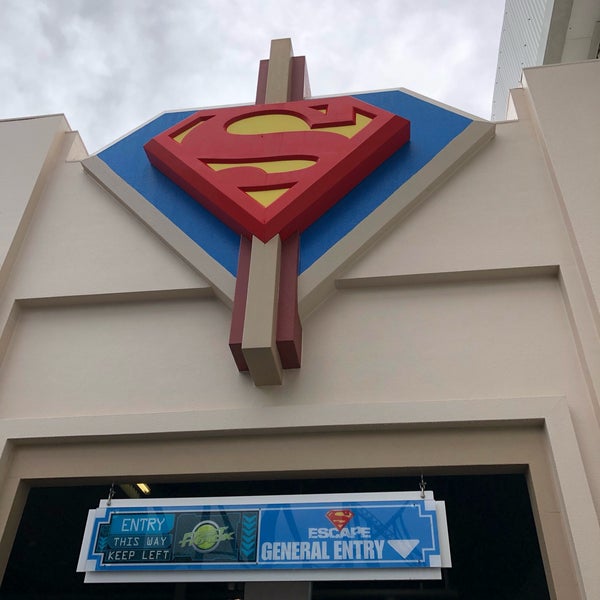 Photo taken at Superman Escape by Tommy E. on 11/22/2018