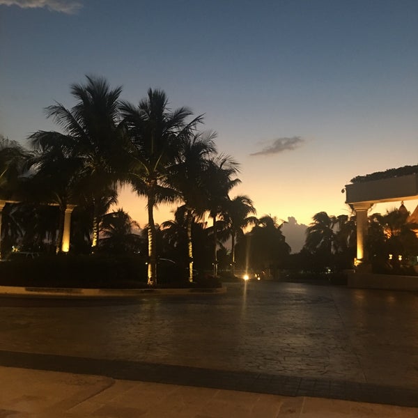 Photo taken at CasaMagna Marriott Cancun Resort by Laura G. on 4/11/2017