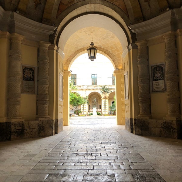 Grandmaster's Palace - Very Valletta