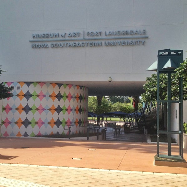 Foto tirada no(a) Museum of Art Fort Lauderdale por Ashley T. em 4/26/2013