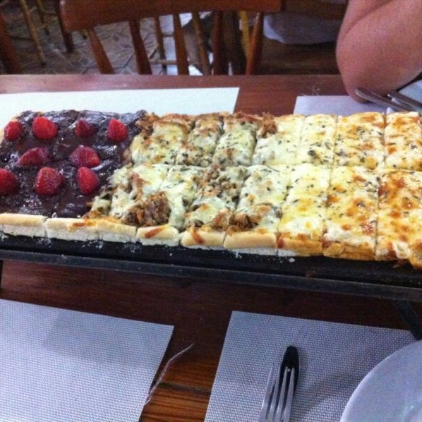 Foto diambil di La Pizza Mia oleh Matheus da S. pada 1/26/2014