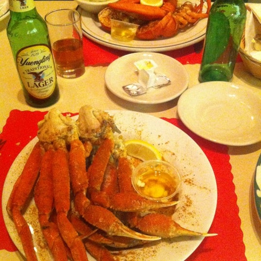 Foto scattata a Snockey&#39;s Oyster &amp; Crab House da Marcos L. il 9/16/2012