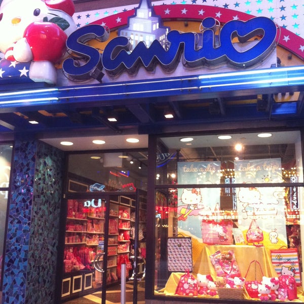Sanrio Store New York!, *Blink Blink, I am here? Is this a …