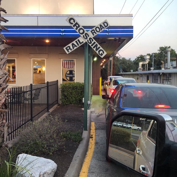 8/17/2018にJohn E.がWally&#39;s Burger Expressで撮った写真