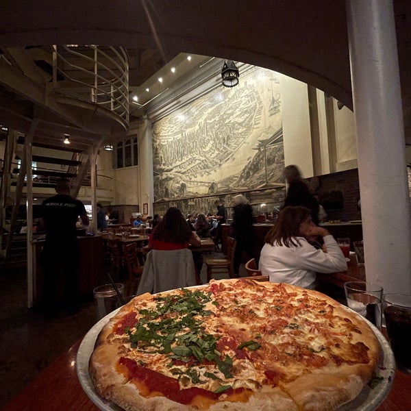 10/30/2022 tarihinde Ibrahim A.ziyaretçi tarafından John&#39;s Pizzeria'de çekilen fotoğraf