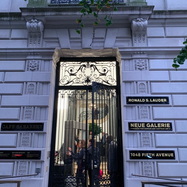 Photo taken at Neue Galerie by Luiz R. on 9/6/2019
