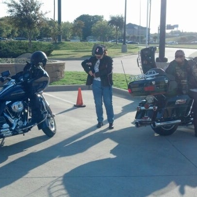 10/20/2012 tarihinde David H.ziyaretçi tarafından Maverick Harley-Davidson'de çekilen fotoğraf