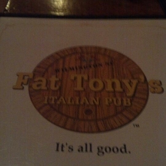 Foto tomada en Fat Tony&#39;s Italian Pub  por Tom M. el 12/7/2012